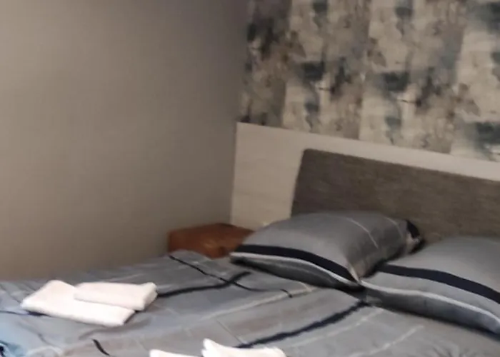 Hot Elf Goscinne B&B 슈비노우이스쳬