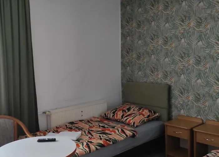 Hot Elf Goscinne Bed & Breakfast *