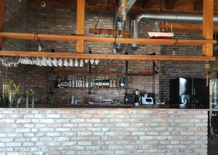 Hot Elf Goscinne B&B 슈비노우이스쳬