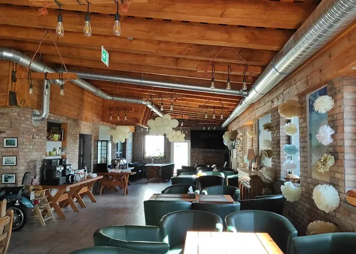 Hot Elf Goscinne * 슈비노우이스쳬